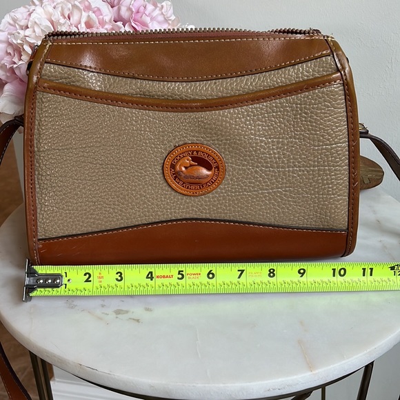 *Similar To* Vintage Dooney & Bourke Pebble Leather Purse - Picture 11 of 13